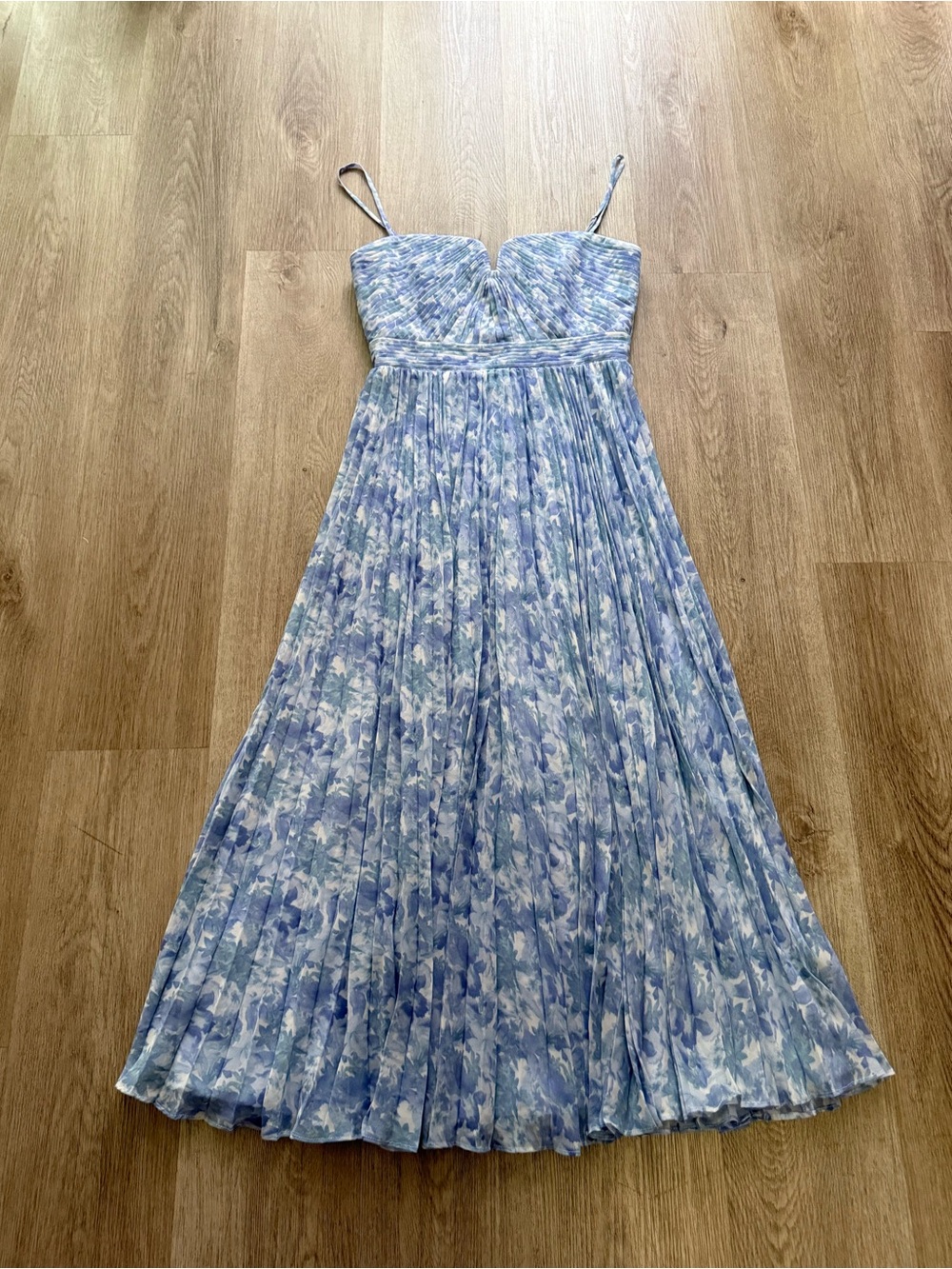 astra the lable bayley blue floral pleated maxi summer sun dress size small NEW